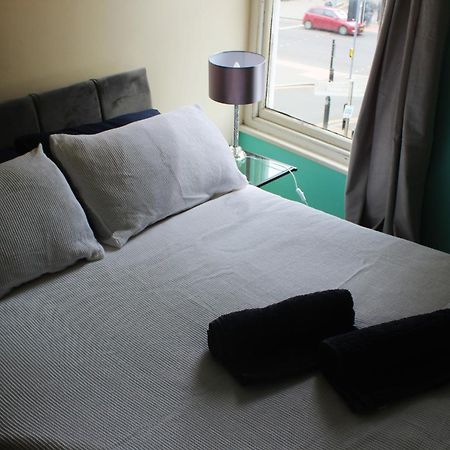 City Heights Apartment Canterbury Ngoại thất bức ảnh